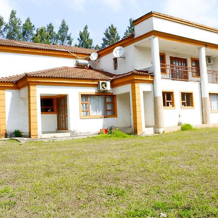 منزيني The Rest Camp Lodge And B&B المظهر الخارجي الصورة