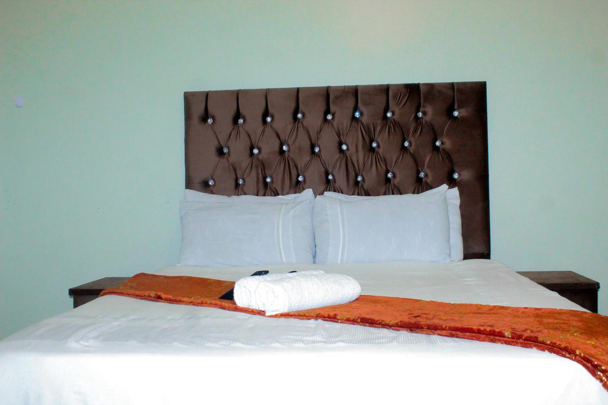 منزيني The Rest Camp Lodge And B&B المظهر الخارجي الصورة